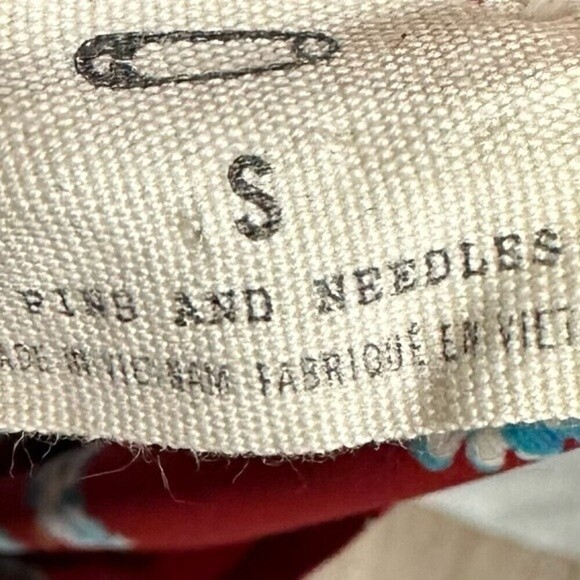 Pins & Needles Floral Top‎ Size Small - Picture 11 of 12